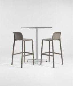 Hotel Outdoor Möbel, Barsthule und Bartisch